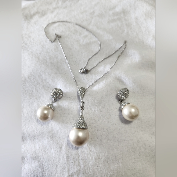 Silver necklace with Swarovski  stone - Picture 1 of 6